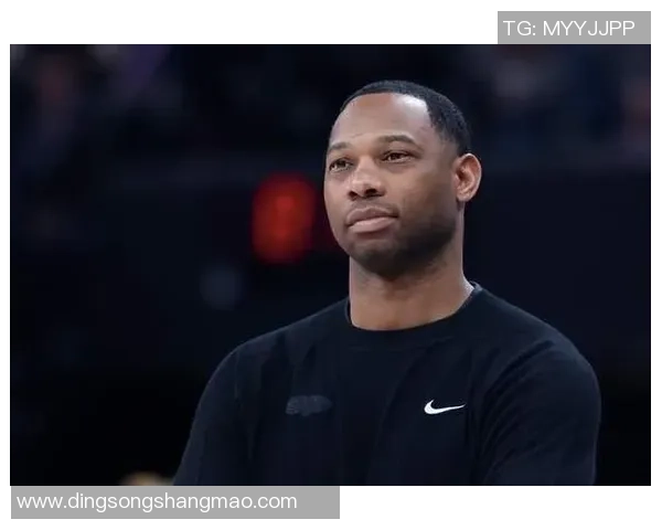 新赛季下课首人！西部垫底鹈鹕解雇主帅格林 助教出任暂时教练